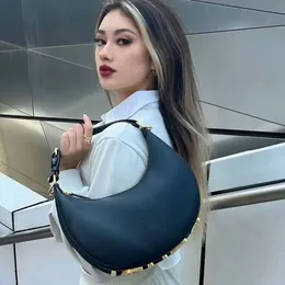 New Moon Bag Classic Handbag Shoulder Strap Underarm Bag Designer Bags Summer Graphy Crossbody Bags Classic Metal Big LOGO Fashion Sense Full of