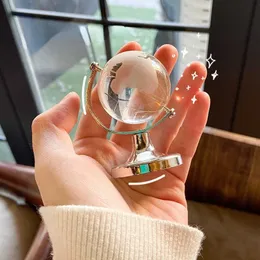 Nyhetsartiklar ins mini Crystal Globe Transparent Earth Globe Ball Glass Miniature Ornament Education Toys Home Decor Presentkontor Dekoration G230520