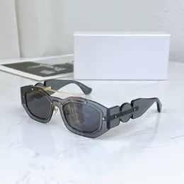 Sonnenbrille für Männer und Frauen, Sommerstil, 2235, Sonnenbrille, rechteckige Form, Anti-Ultraviolett, Retro-Schild-Linse, quadratische Vollformat-Modebrille, zufällige Box