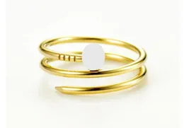 مصمم الأزياء مضاعفات المجوهرات العلامات التجارية Band Band Rings Classic Women Nail Ring Titanium Steel Goldlated Never Fade Net Altralergic4813275