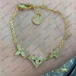 Fortunato quattro braccialetti di fiori per donne bracciale hip hop hip hop in acciaio in acciaio 18k oro oro a aragosta a aragosta a aragosta a aragosta multi -stile cjeweler all'ingrosso di alta qualità