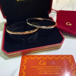 Bracciali di design di lusso con diamanti bracciali classici con lettere moda diamanti quadrati bracciali di alta qualità gioielli da regalo raffinati
