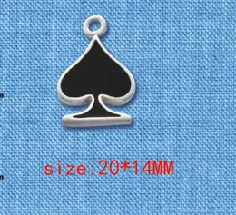 Collane 2022 Custom Black Peach Heart Ciondolo per gioielli fai -da -te che producono ciondoli sportivi all'ingrosso