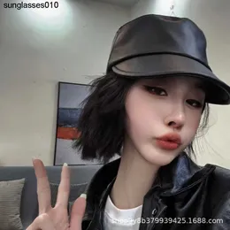 Online celebrity live broadcast of spring and summer leather newspaper children's hats black duck tongue flat top equestrian knight hats big head cap