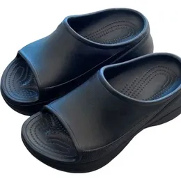Designer Womens Poolcroc Slide Rubber Platform Sandel 5cm Thick Bottom Slippers Black White Beach Shoes Open Toe Shoes With Box NO445