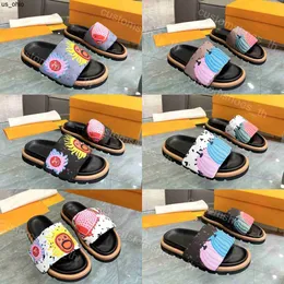 Slippare Designer Shoes YK Pool Kudde tofflor Män komfort platt mulor Kvinnor Sandaler Platform Gummi Sko Klassiska Flip Flops Nylon Pumpkins Sunset Printing Mens Sli