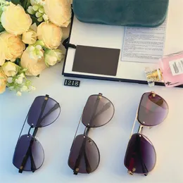 Óculos de sol de designer de luxo g cartas de moda feminina idosos de óculos retro metal óculos de sol Três cores Opcional Opcional Outdoor Eyewear