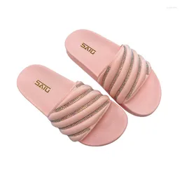 Тапочки модные досуг страза с вареньем женской женской женской туфли Flip Flops Ladies Summer Beach Slides Сандалии