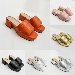 Ny designer slipper slides dam sandaler berömda skum löpare äkta läder gyllene silver klack skor