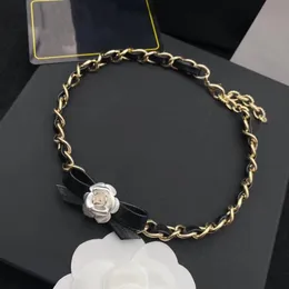 Halsketten Trend Halsketten Modeschmuck Frauen Halskette Luxus Hochwertiger neuer Charme Blumenbogen Leder Halsreifen Halsketten kostenloser Versand