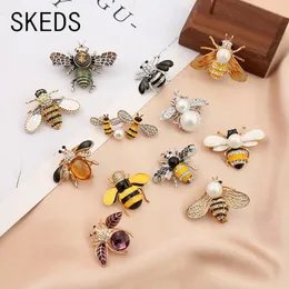 SKEDS Fashion Pearl Crystal Bee Women Brooch Pin Drip Glaze Elegant Insect Rhinestone Brooches Clothing Coat Accessories Pins