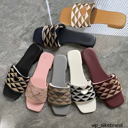 Nya broderade tygskivor tofflor svart beige flerfärgad broderi mulor kvinnors hem flip flops casual sandaler sommar läder platt gummi sula 36-42