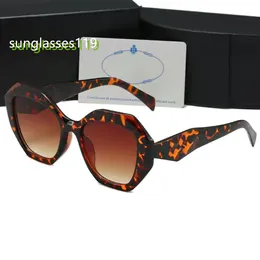 نظارة شمسية مصممة فاخرة للنساء نظارات رجالي مستقطبة UV Protectio Lunette Gafas de sol Shades Goggle مع Box Beach Sun Frame Mashing Grasses A11