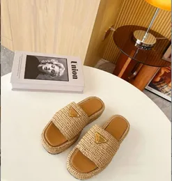 Designer tofflor raffian sandaler kvinnor vävda tofflor plattform tofflor svart vit beige tofflor platt mule broderade damer sommarskor