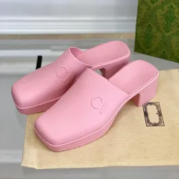 مصممة نساء منصة زلة من منصة G Sandal Luxury Brand Slippers Rugged Sole Frasnable Pink Gosed G Logo Square Toe Midde-Heel Slipper