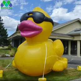 Duck gonfiabile gigante giallo ad alto giallo con occhiali da sole a LED e anatre di gomma per ventilatore per la decorazione della promozione della spiaggia