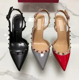 Designer Sandalshigh Sapatos Sapatos Mulheres Marca Rivetes Sandálias de Verão 2023 Ponto de Toe Ponto Bombas Genuínas de Couro Genuíno 6cm 8cm 10cm Moda Sapas de Strappy cravejadas