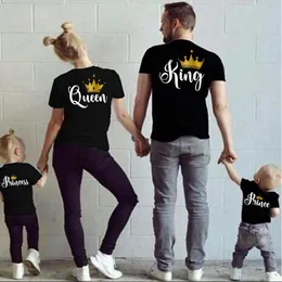 Familj matchande kläder Familj matchande kläder tshirt rolig pappa mamma casual fader kung drottning brev son mor och dotter tshirts baby och mig topp 230522