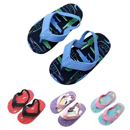 Сандалии Детские тапочки мальчики Flipflops Летние повседневные сандалии модные водонепроницаемые детские пляжные обувь для девочек домашние обувь детские тапочки 230522