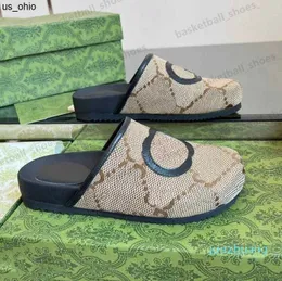 Sandals Designer Mens Womens Cosy Comfort Clog Sandals Women Men Flat 2424 Leather Mules Slippers Fashion Plush Slides Size 3545 J230522