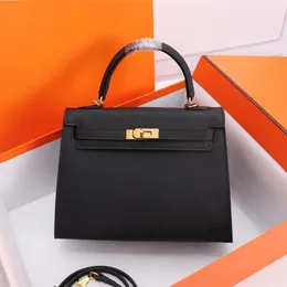 Yüksek kaliteli tasarımcı çantası Togo çanta el çantası çapraz kanatlı çanta moda çantası deri altın ve gümüş iki çeşit toka kalite güvencesi mükemmel reprodüksiyon