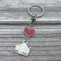 Nuovo arrivo Trendy Tourist Souvenir Portachiavi Cuore rosso I Love Milano Italia Lega di metallo Lettere Portachiavi Promozione Regalo premium