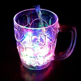 20pcs 550ml LED Beer Mug Plastic Large Capacity LED Flashing Beer Cup Fancy Light Glass Color Changing Bar Decoration