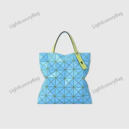 여성을위한 디자이너 핸드백 6 * 6 기하학적 다이아몬드 체커 가방 싱글 숄더백 7A 고품질 핸드백 고급 색상 대비 여성 지갑