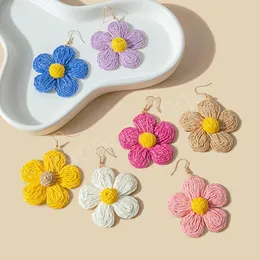 Handvävda blommorväxter för kvinnor Boho Woven Straw Raffia Pendant Drop dingle örhängen Nya smycken gåvor
