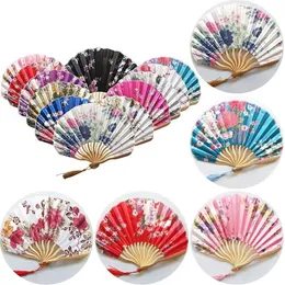 Ventagli tenuti in mano in stile giapponese cinese Ventilatori pieghevoli in bambù stampati in seta con motivo personalizzato Ventilatore portatile da matrimonio SN4160