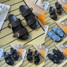 35-45 Luxury Man Sandaler Kvinnor tofflor Bom Dia Slide Summer Flats Platform Slippers