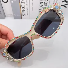 Solglasögon 2023 Diamond Ladies Brand Designer Cat Eye Party Glasses Rhinestone Season Decoration Eyewear Gafas de Sol