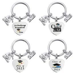 2023 Presentes de graduação Keychain Aço inoxidável Pingente de aço -chave anéis para estudantes na estação da graduação Metal Keyring