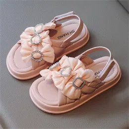 Hot Sell Sandals Flat Sandals Summer Crianças Moda Esportes Sandálias Meninas Meninas Sapatos de couro Sapatos infantis Chaussure enfant