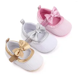 Första vandrare 2023 härliga barn prinsessor skor baby bowknot anti-halk mjuk ensam skor som går för flickor 0-12 månader