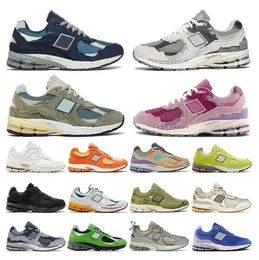 Designer 2002R Athletic Sneakers Nuevos zapatos casuales Platform B2002R Protection Pack Pink Low Rain Cloud Wheat Hombres Mujeres N2002 R Sports Trainers Jogging Walking 36-45