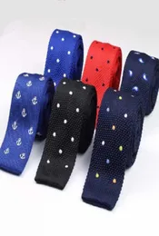 Boyun giyim Promosyon Örgü 5 cm Sıska Kravatlar Erkekler Marka Bağları Nakış Not Şerit Beyler Elbise Gömlek Aksesuarları 2pcslot8178794