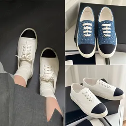 Luksusowe designerskie buty zwykłe buty damskie Buty Fashion Modna płaskie koronkowe trampki Czarne białe jeansowe gęste gęste spół