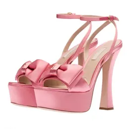 Bowtie Sandals платформа розовые атласные кусочки на каблуках дизайнер для женской модной вечеринка Свадебные туфли.