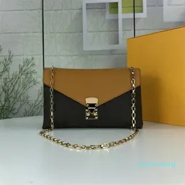 Designer -Kvinnor axelväska handväska kedja original låda serienummer date kod handväska korsbodi messenger mode