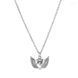 Pendant Necklaces Retro Heart-shaped Wing Necklace For Women Elegant Lady Silver Color Crown Jewelry Punk Hip Hop Accessories