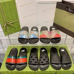 2023 män tofflor dammode broderade canvas designer slides slip on tofflor Brevtryck plattform sandaler dammpåsar platta flerfärgade skor stor storlek 36-45