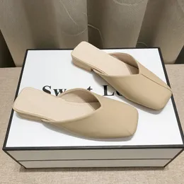 Fashion Womens Sandals Sandals Square недалеко от пятнистого пятку