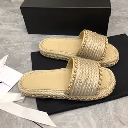 Designer kvinnors tofflor ullvävd toffelplattform 3 cm sandaler hårdvara metall spänne platta avslappnade skor strandskor promenadskor casual sko mule läder sula