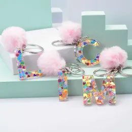 Anahtarlıklar Yeni Creative Love Sequin Reçine Yapıştırıcı 26 İngilizce Mektup Popüler Hizmet Dekorasyon Pom Keychain G230525