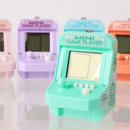 레트로 휴대용 미니 핸드 헬드 게임 머신 키 체인 콘솔 어린이 크리에이티브 생일 선물 퍼즐 장난감을 가진 향수 게임 콘솔