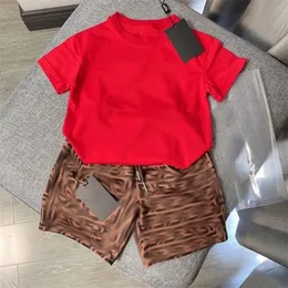 Luksusowy projektant Zestawy odzieży FFF T-shirt Kids Red Monogramed Fashion British Fashion Marka Summer Childrens Treasures and Girls Cotton Dwuczęściowy AAA