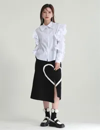 Camicette da donna Zhongchuang Rizhen 2023 Stile di design all'inizio della primavera Risvolto pieghettato bianco Elegante camicia di pizzo con maniche a volant Donna