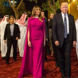 2023 Fuşya Arapça Ünlü Gece Elbiseleri Cape Zemin Uzunluğu Dubai Kırmızı Halı Elbise Balo Elbiseleri Boncuklu Parti Önlükleri