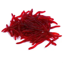 Esche esche 50 pezzi / lotto di 3,5 cm simulazione morbida terra verme rosso artificiale secchio vita pesca odore esca P230525